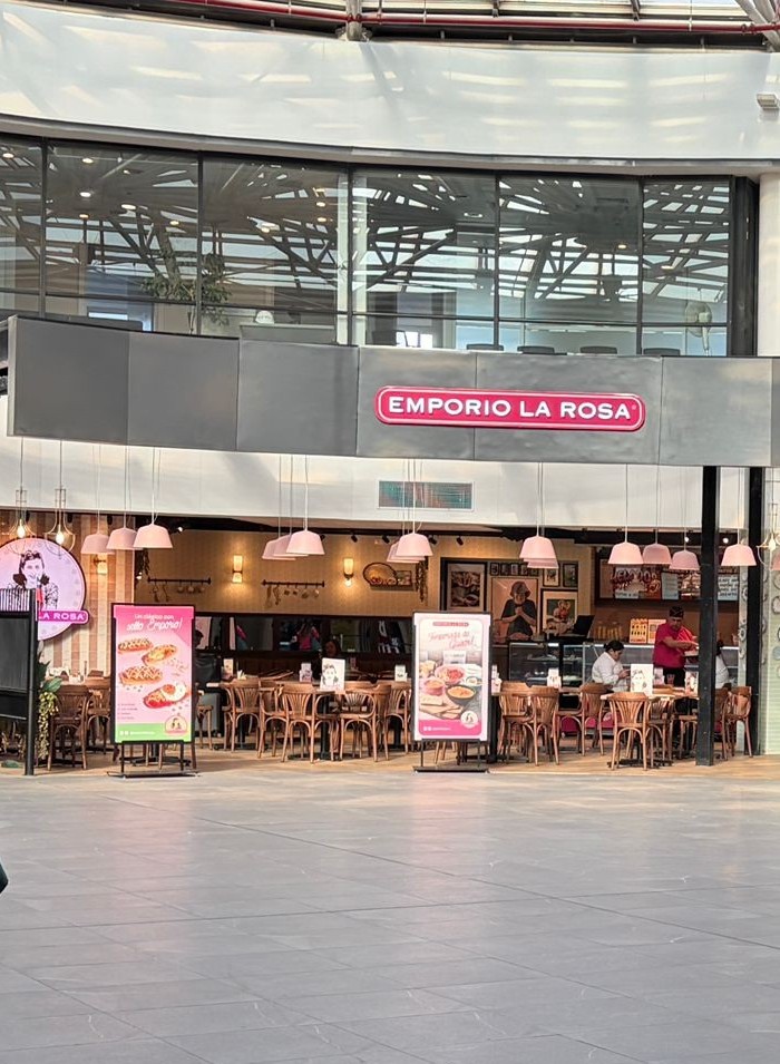 Local de Emporio La Rosa, heladería y cafetería en Chile